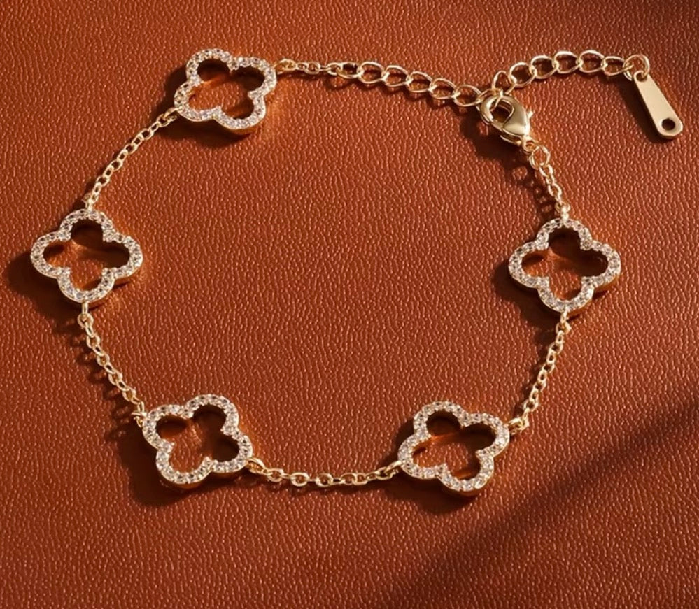 Hollow 🍀 Bracelet